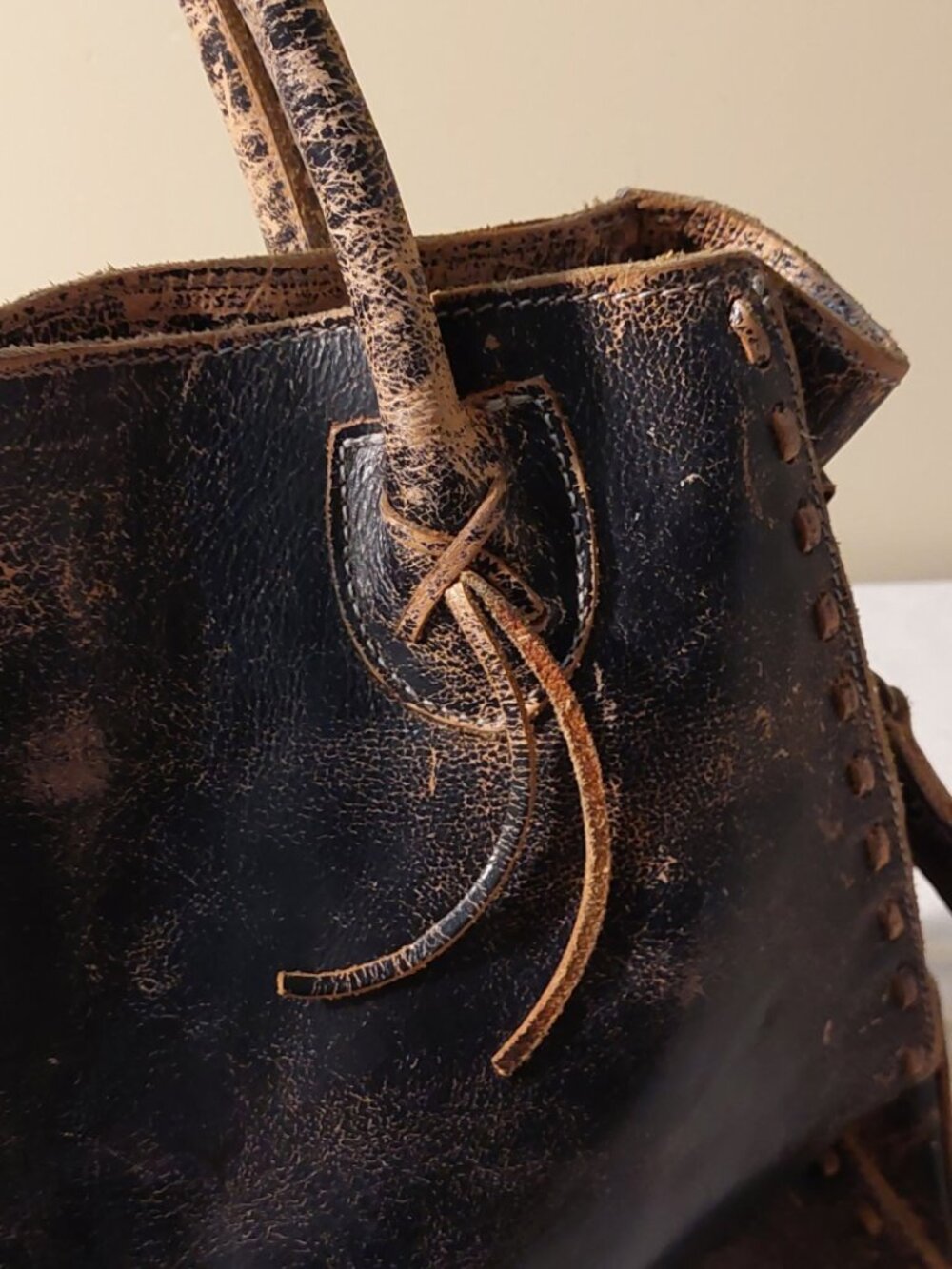 BED|STU Rockaway Brown/Black Lux Distressed Leather Shoulder/Crossbody Tote O/S - Picture 10 of 16